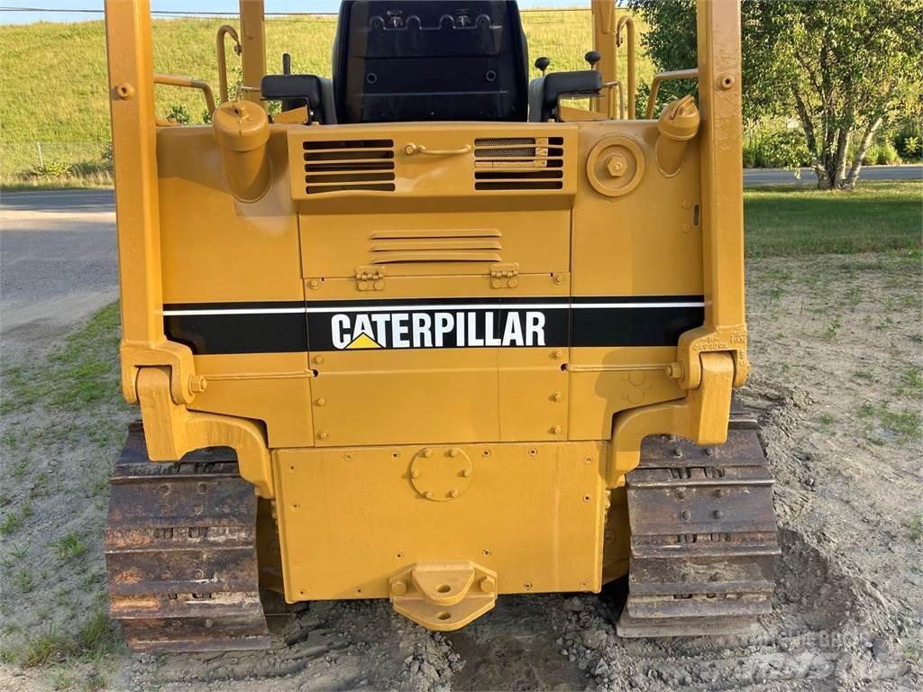 CAT D3C Buldozer sobre oruga