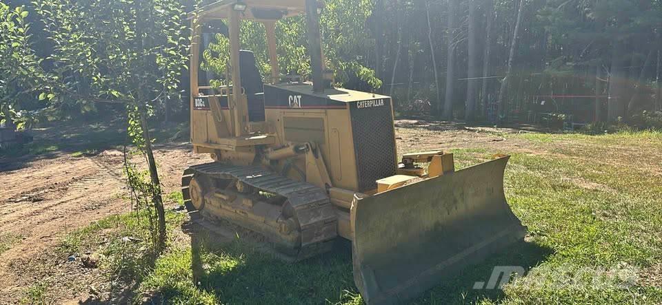 CAT D3C XL Buldozer sobre oruga