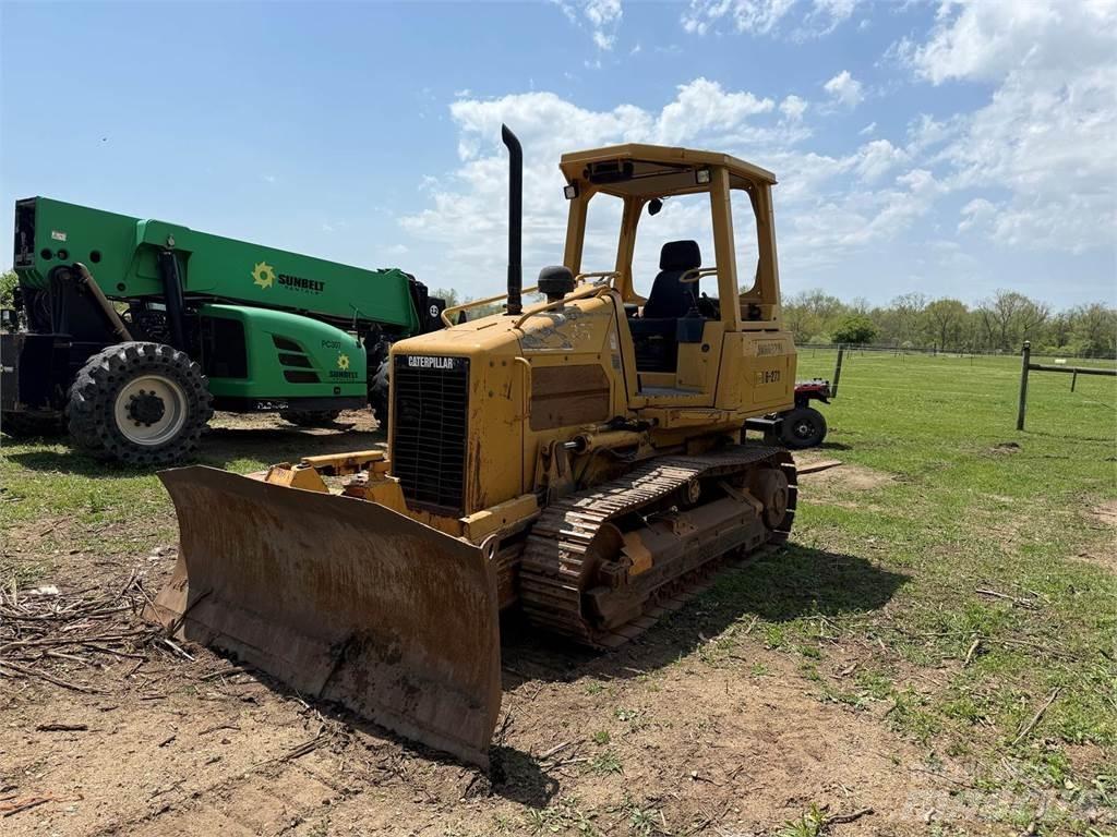CAT D3G XL Buldozer sobre oruga