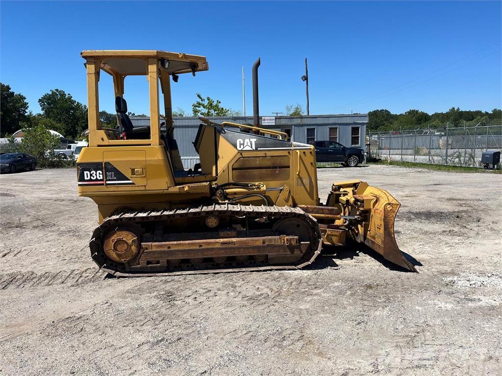 CAT D3G XL Buldozer sobre oruga