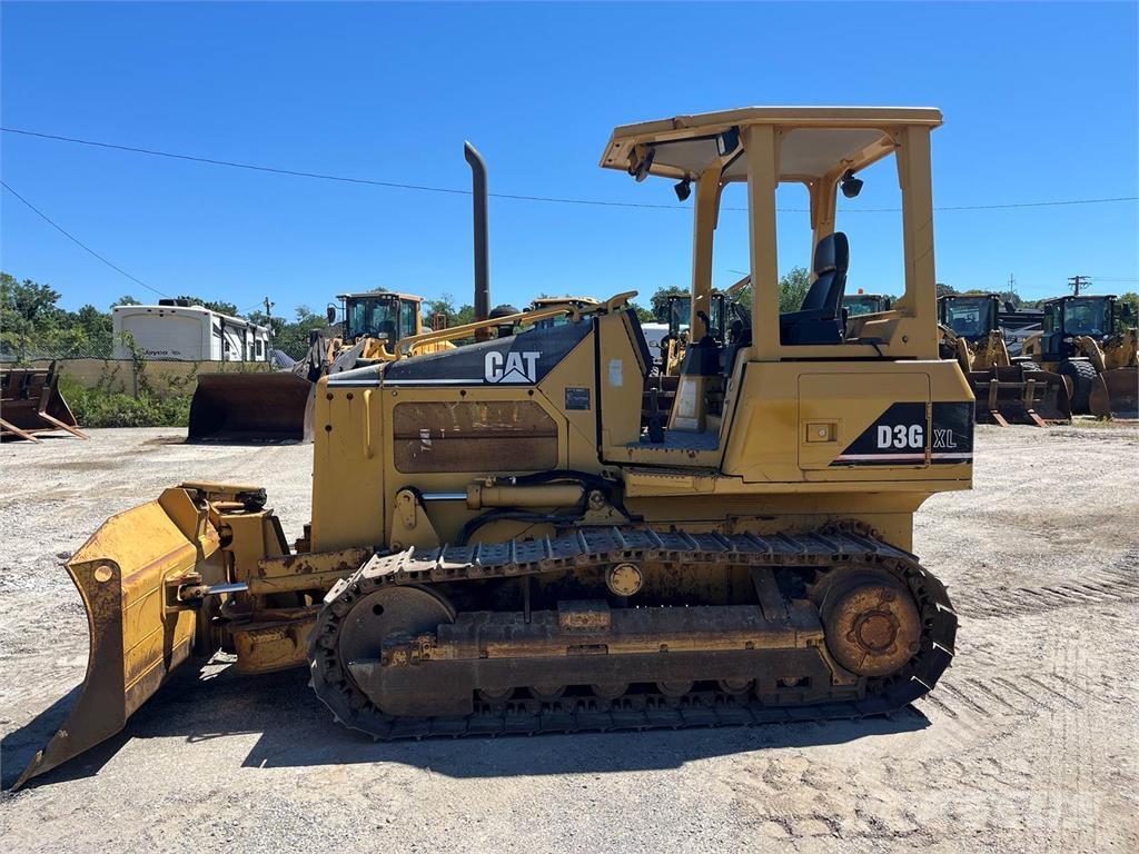 CAT D3G XL Buldozer sobre oruga