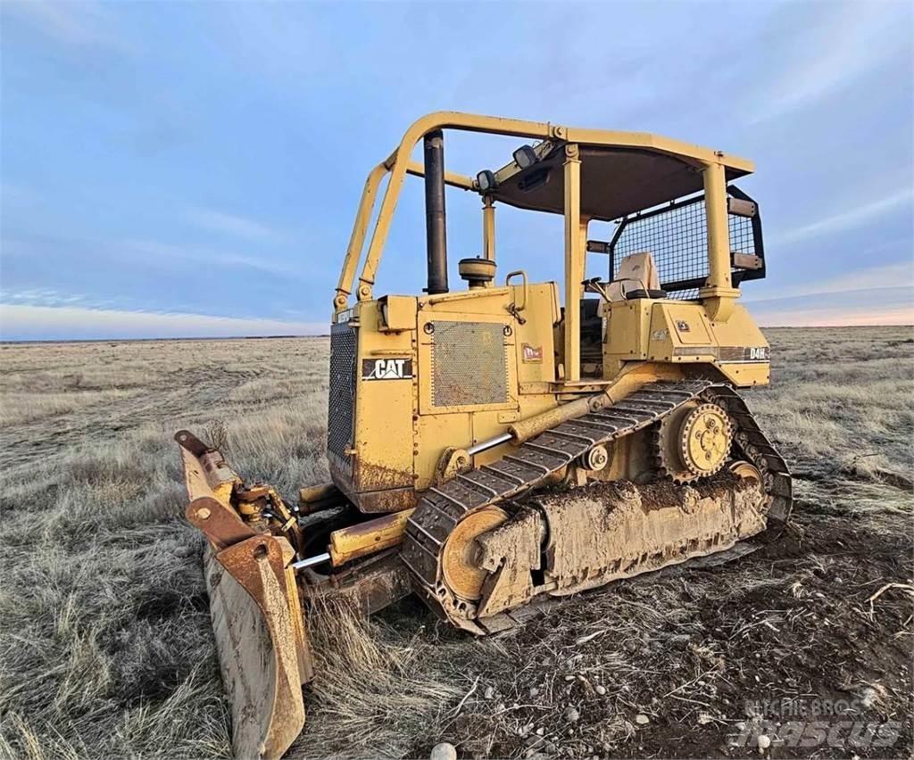 CAT D4H Buldozer sobre oruga