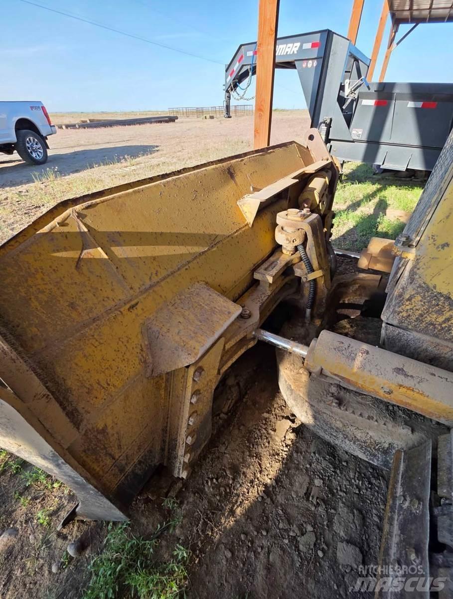 CAT D4H Buldozer sobre oruga