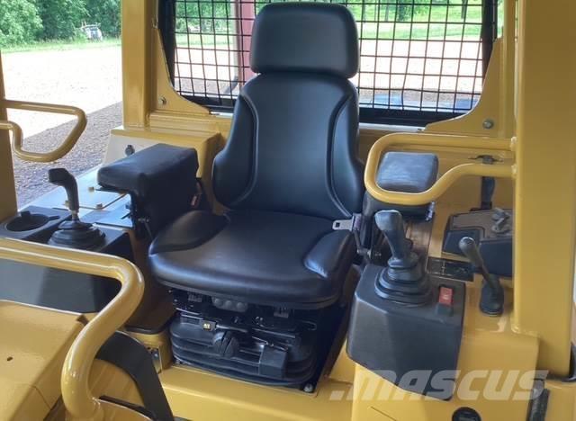 CAT D5G XL Buldozer sobre oruga