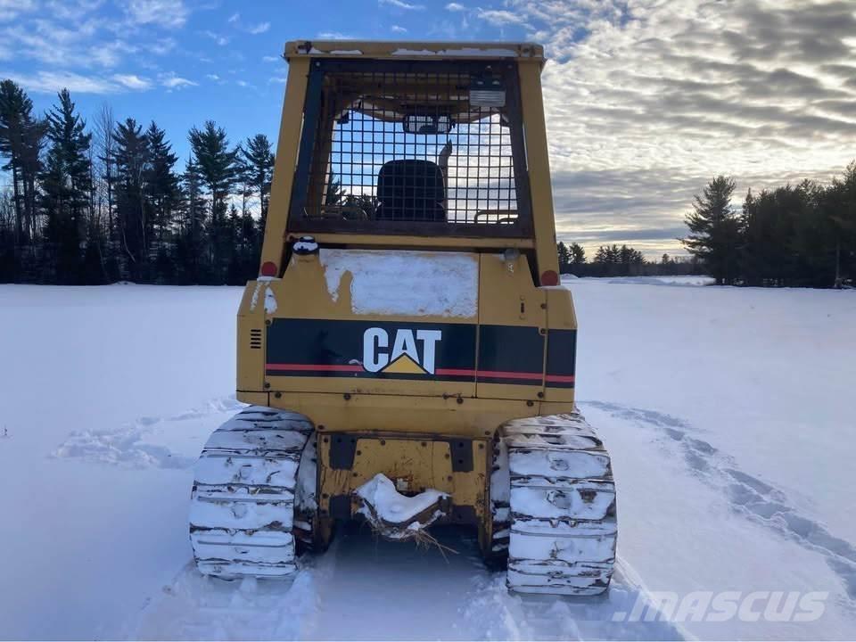 CAT D5G XL Buldozer sobre oruga