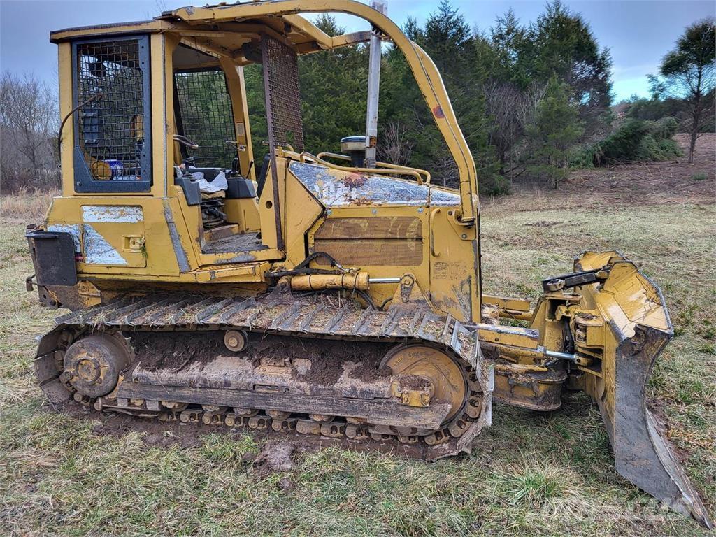 CAT D5G XL Buldozer sobre oruga