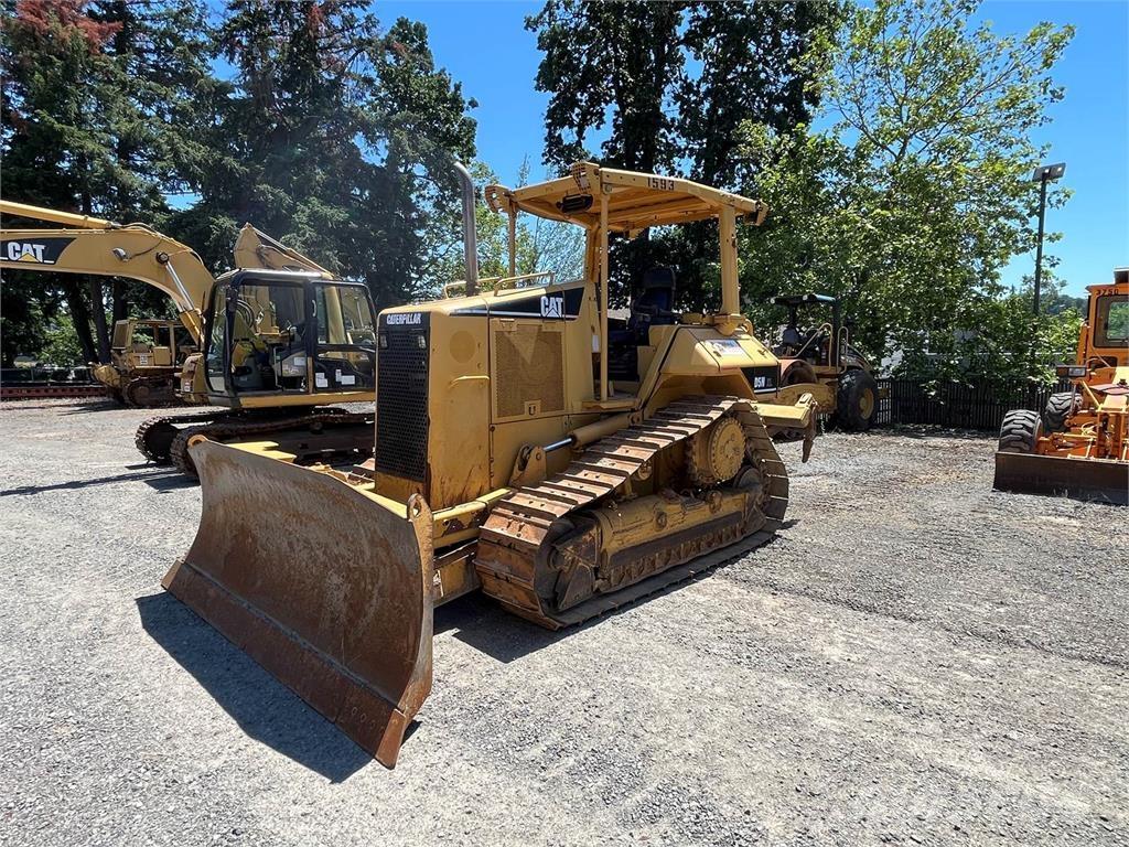 CAT D5N Buldozer sobre oruga