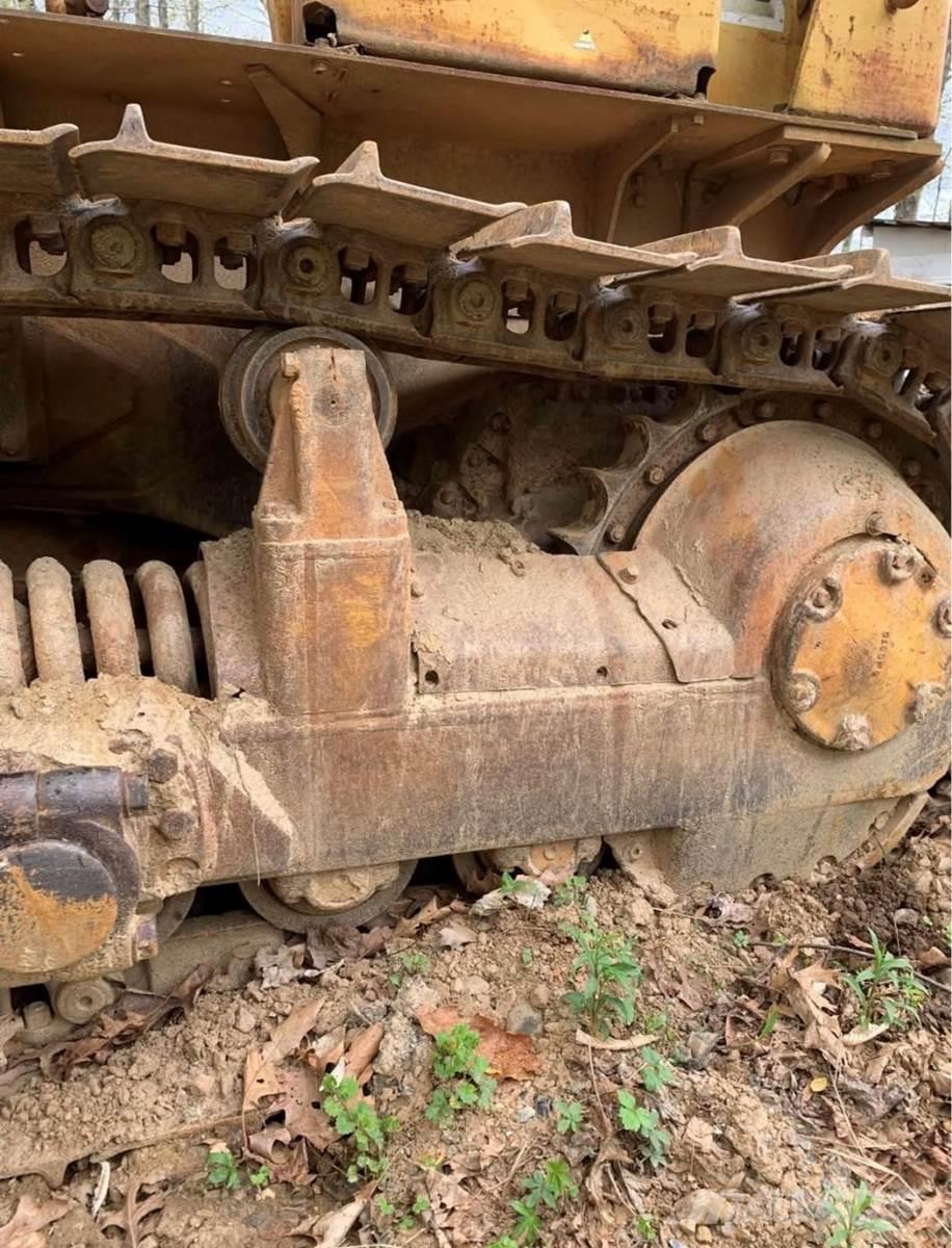 CAT D6C Buldozer sobre oruga