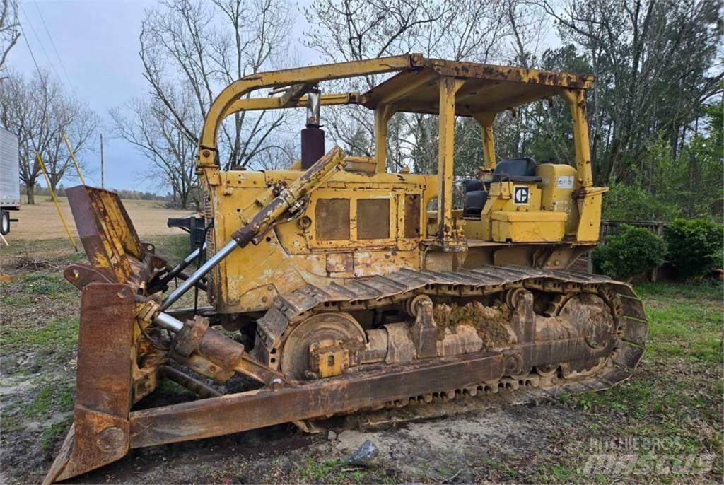 CAT D6C Buldozer sobre oruga