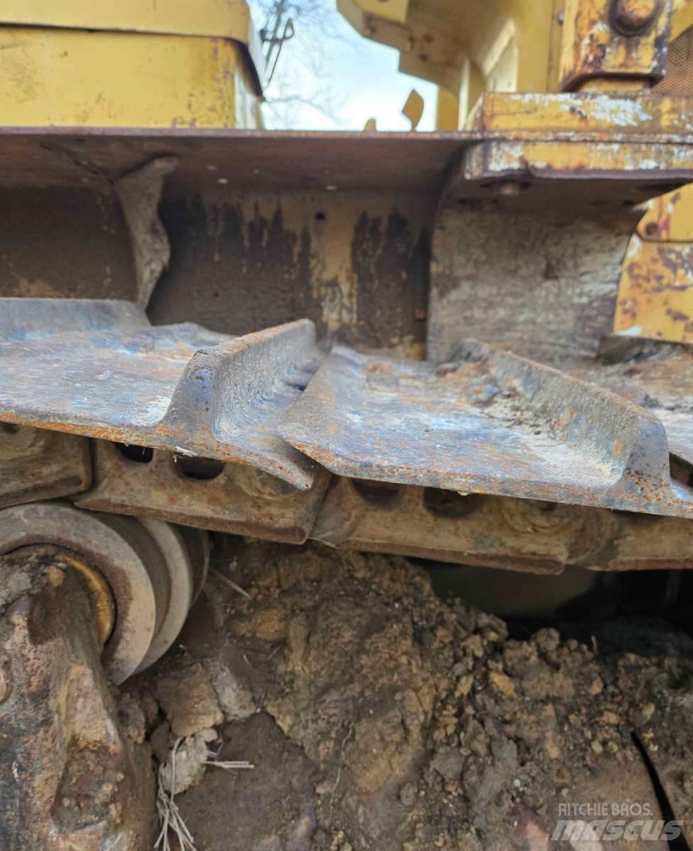 CAT D6C Buldozer sobre oruga