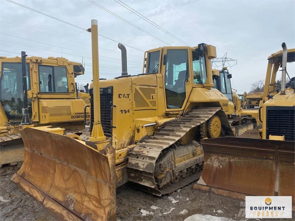 CAT D6N XL Buldozer sobre oruga
