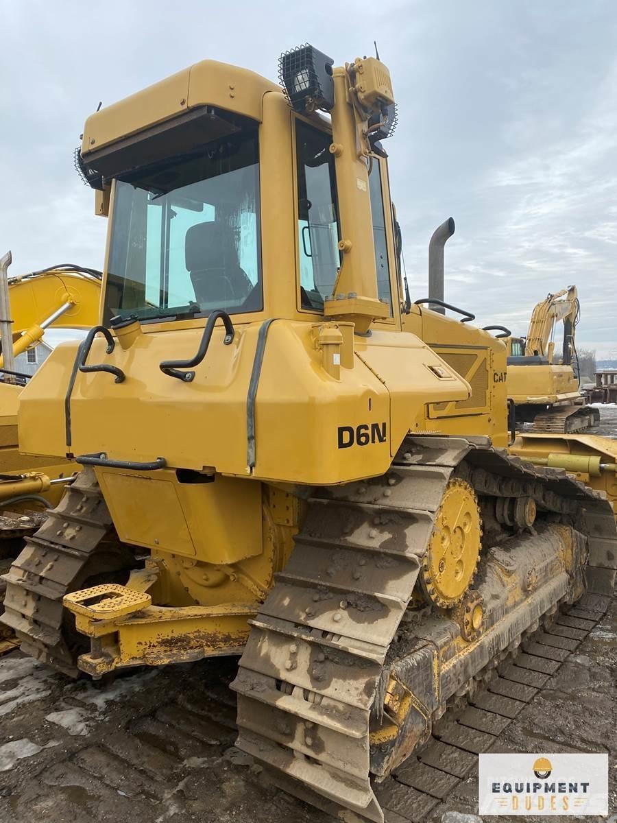 CAT D6N XL Buldozer sobre oruga