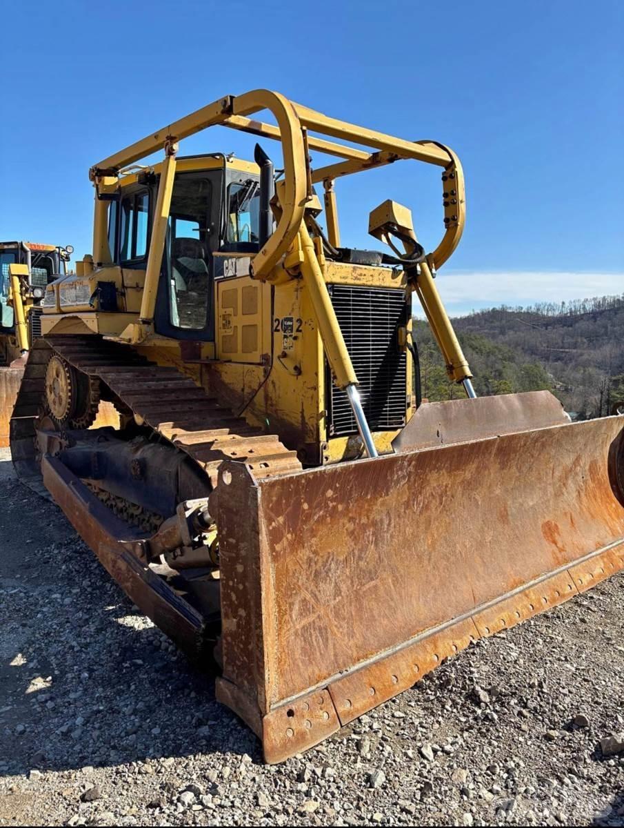 CAT D6R Buldozer sobre oruga