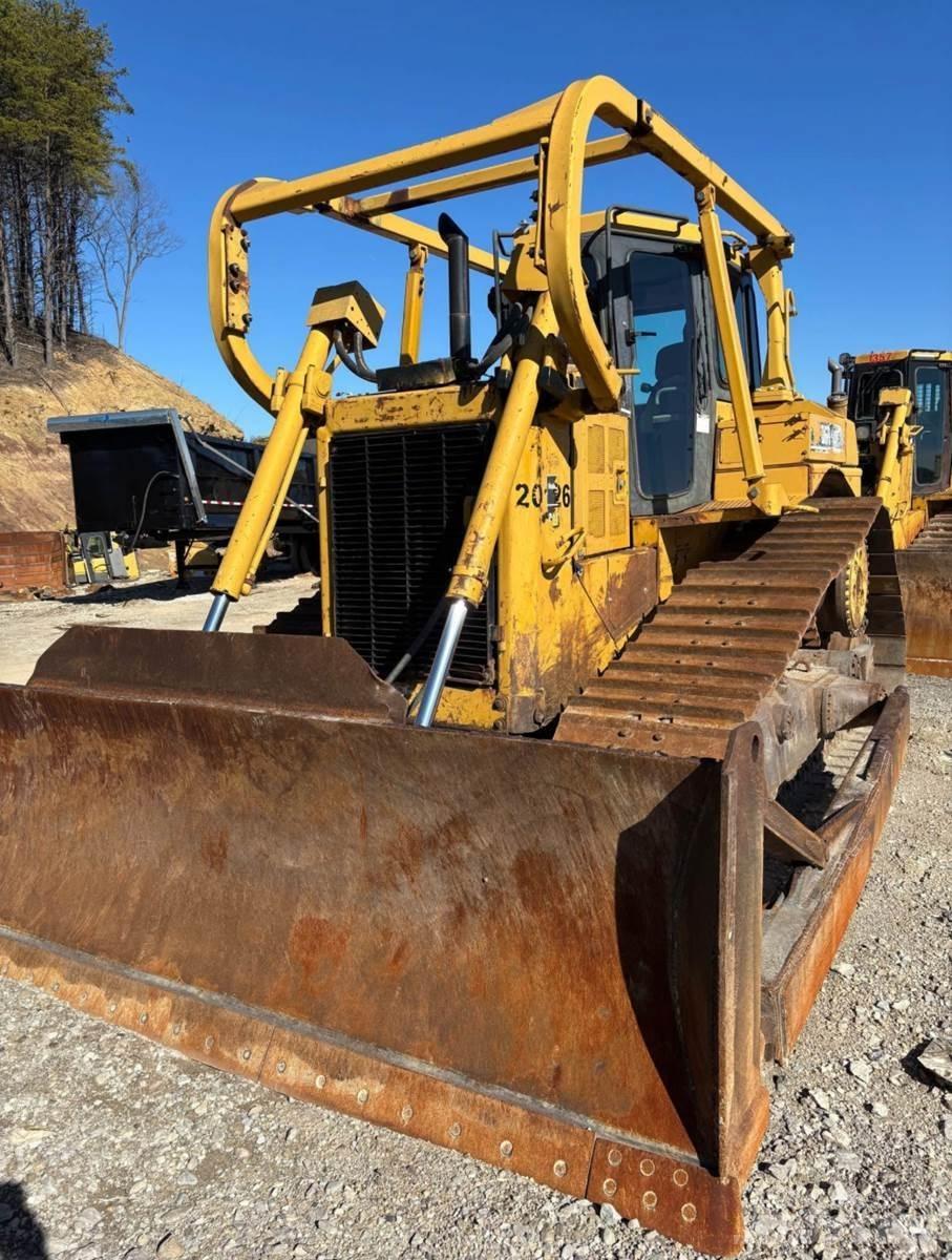 CAT D6R Buldozer sobre oruga
