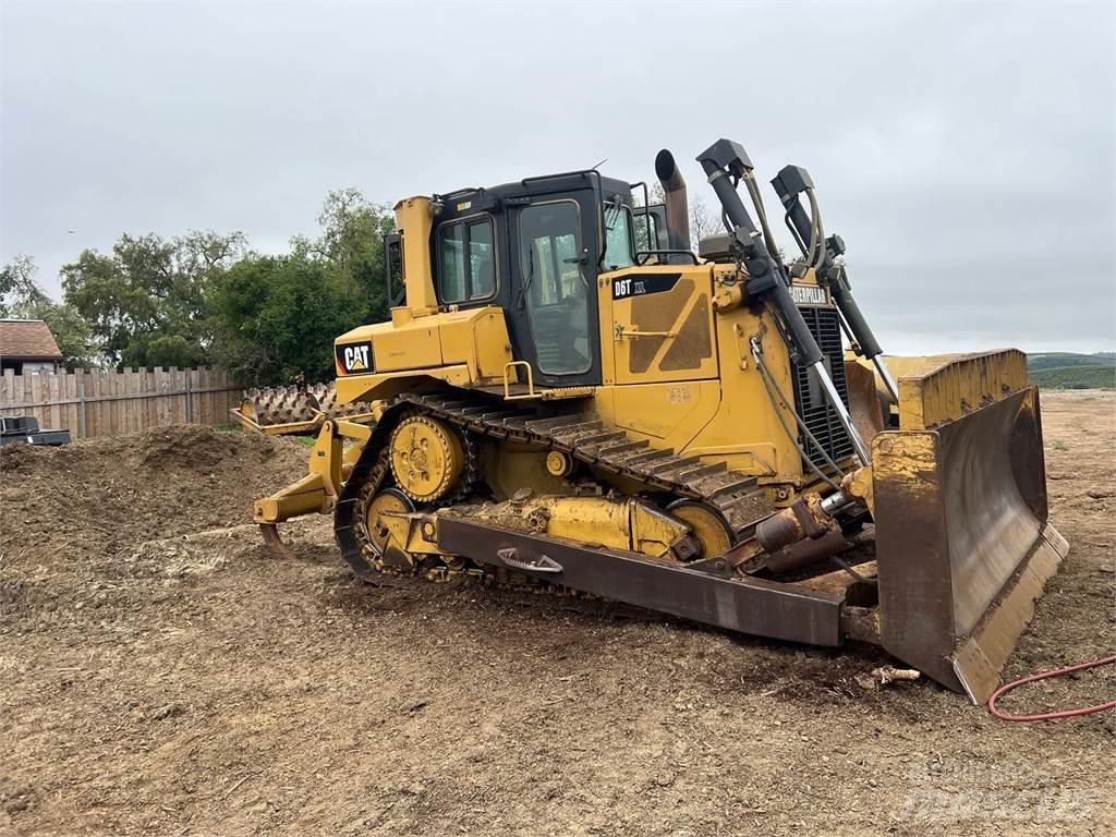 CAT D6T XL Buldozer sobre oruga