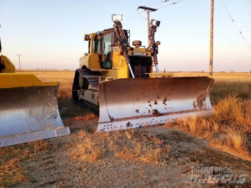 CAT D6T XW Buldozer sobre oruga