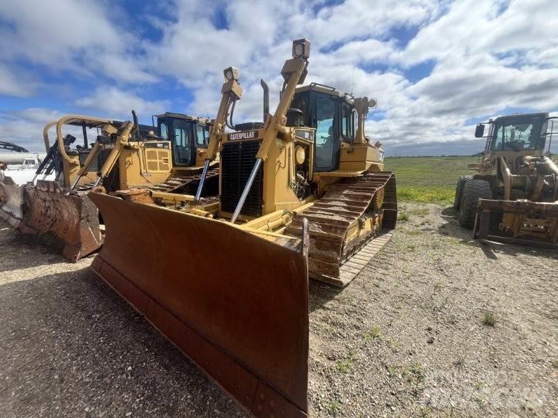 CAT D6T XW Buldozer sobre oruga