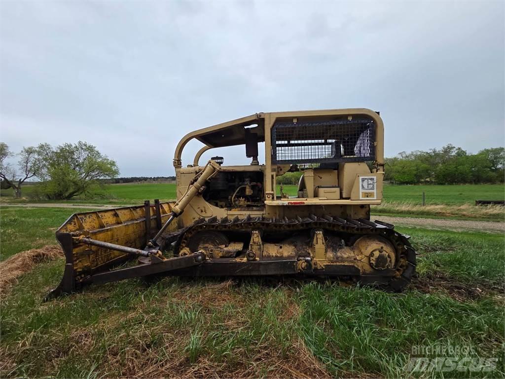 CAT D7E Buldozer sobre oruga