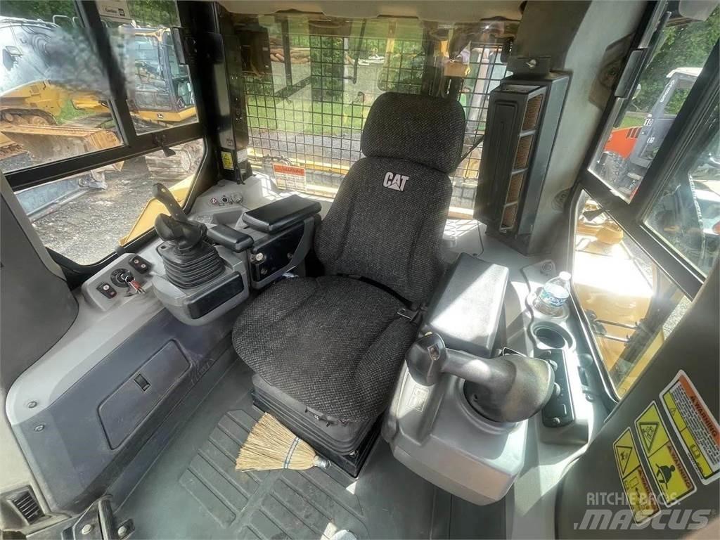 CAT D7E Buldozer sobre oruga