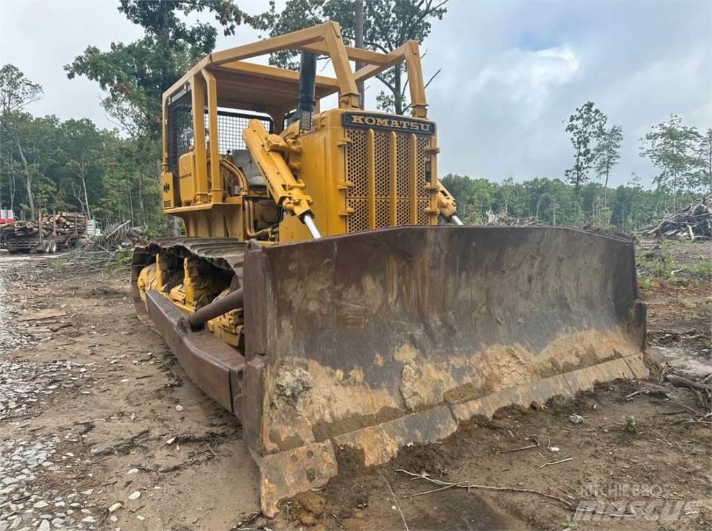 CAT D85E Buldozer sobre oruga