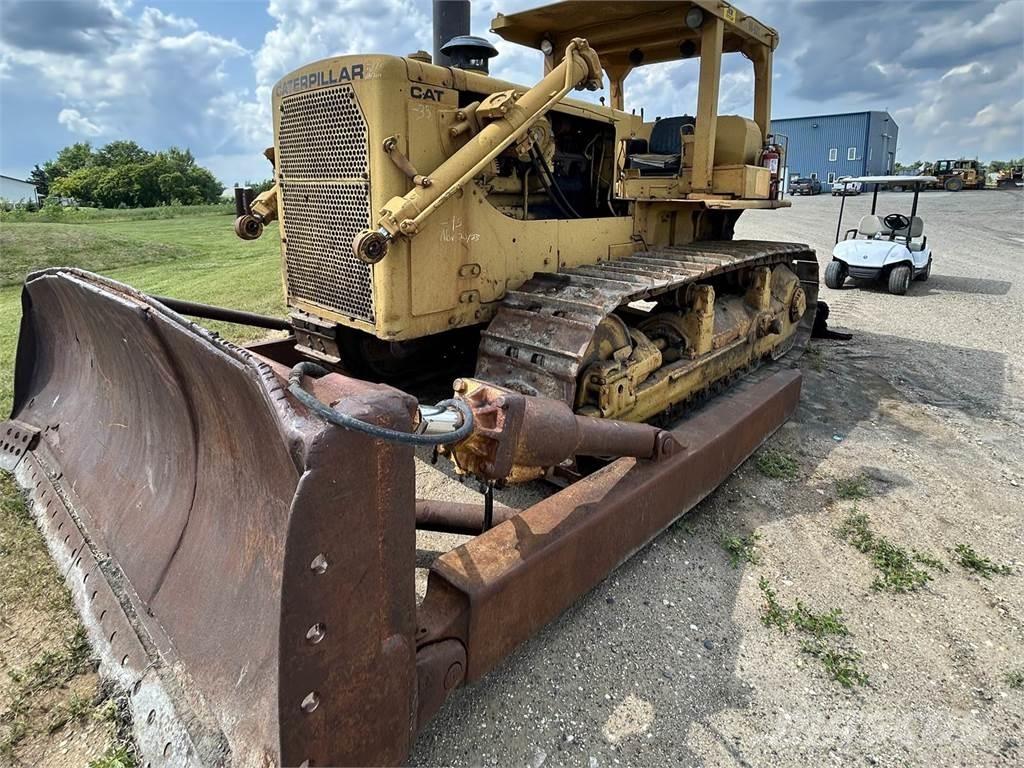 CAT D8H Buldozer sobre oruga