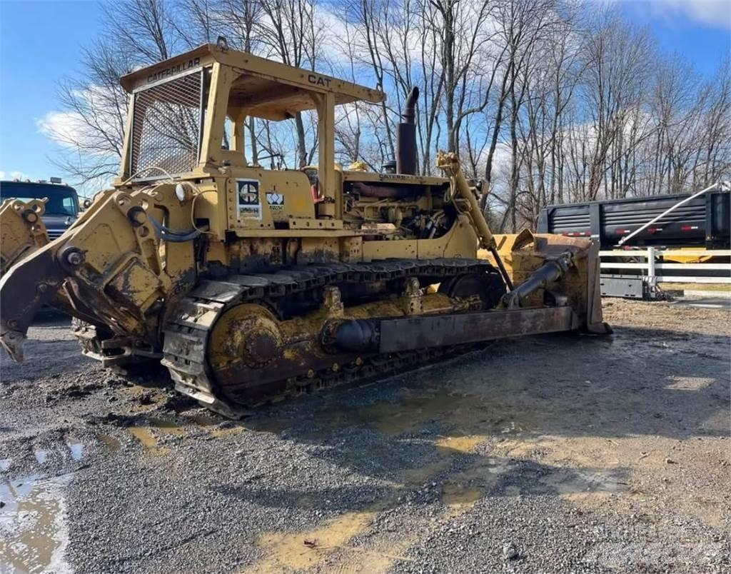CAT D8H Buldozer sobre oruga