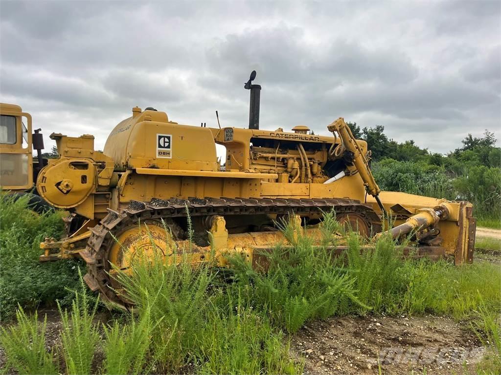 CAT D8H Buldozer sobre oruga