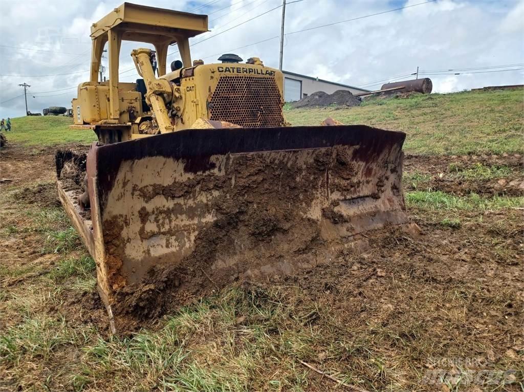 CAT D8K Buldozer sobre oruga