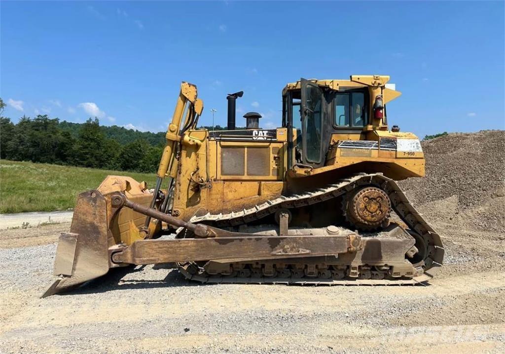CAT D8N Buldozer sobre oruga