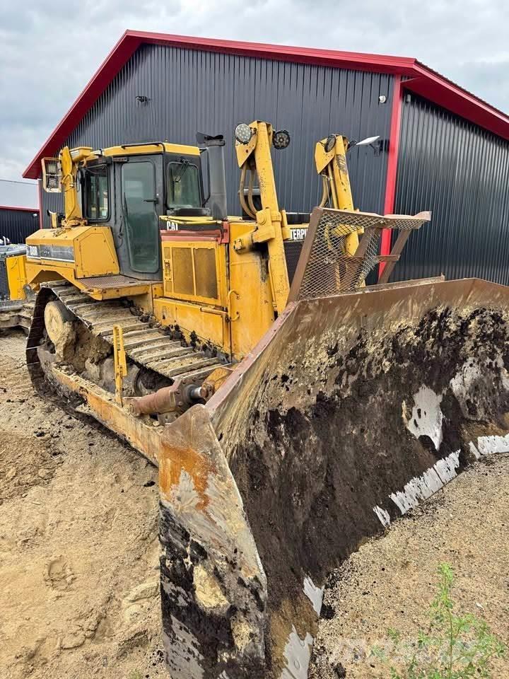CAT D8R Buldozer sobre oruga