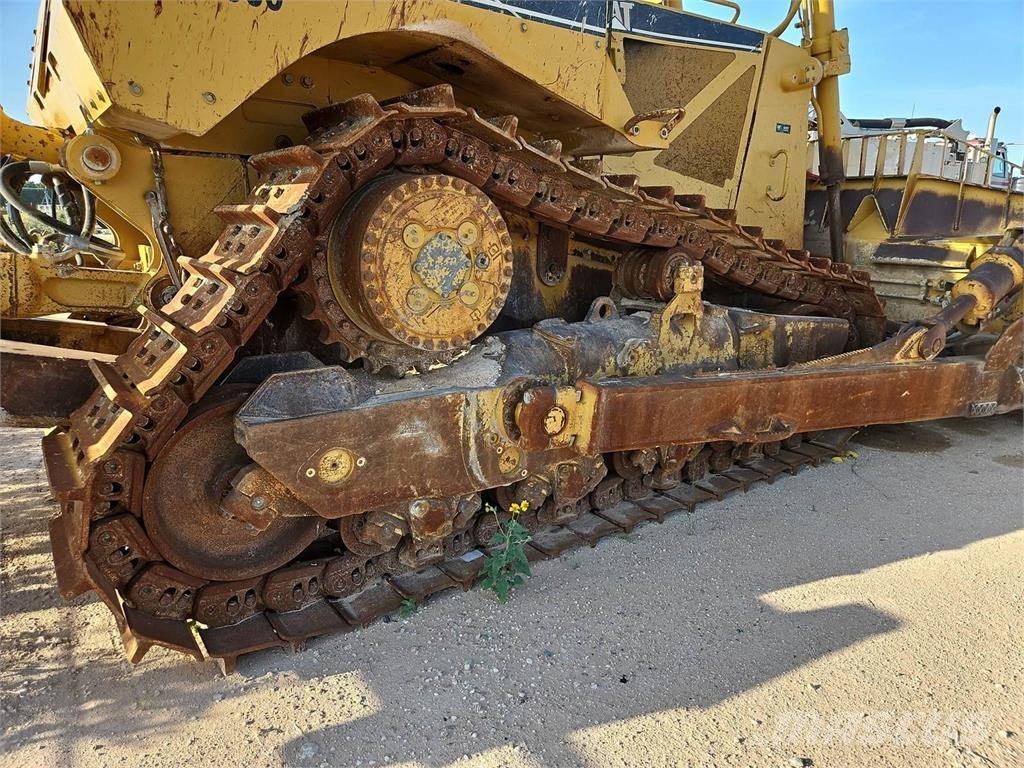 CAT D8T Buldozer sobre oruga