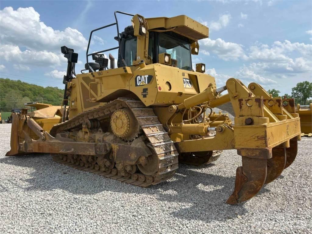CAT D8T Buldozer sobre oruga
