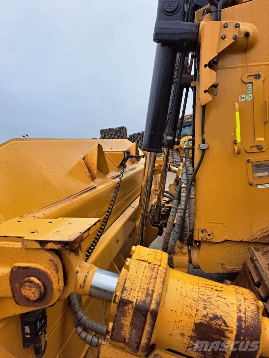 CAT D8T Buldozer sobre oruga