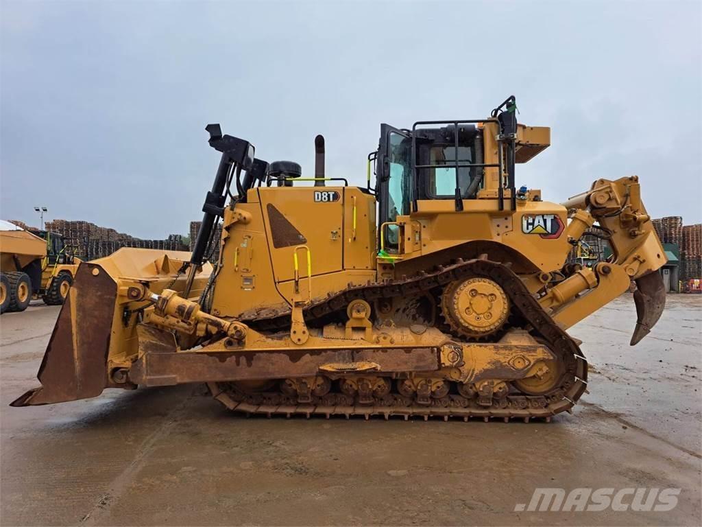 CAT D8T Buldozer sobre oruga