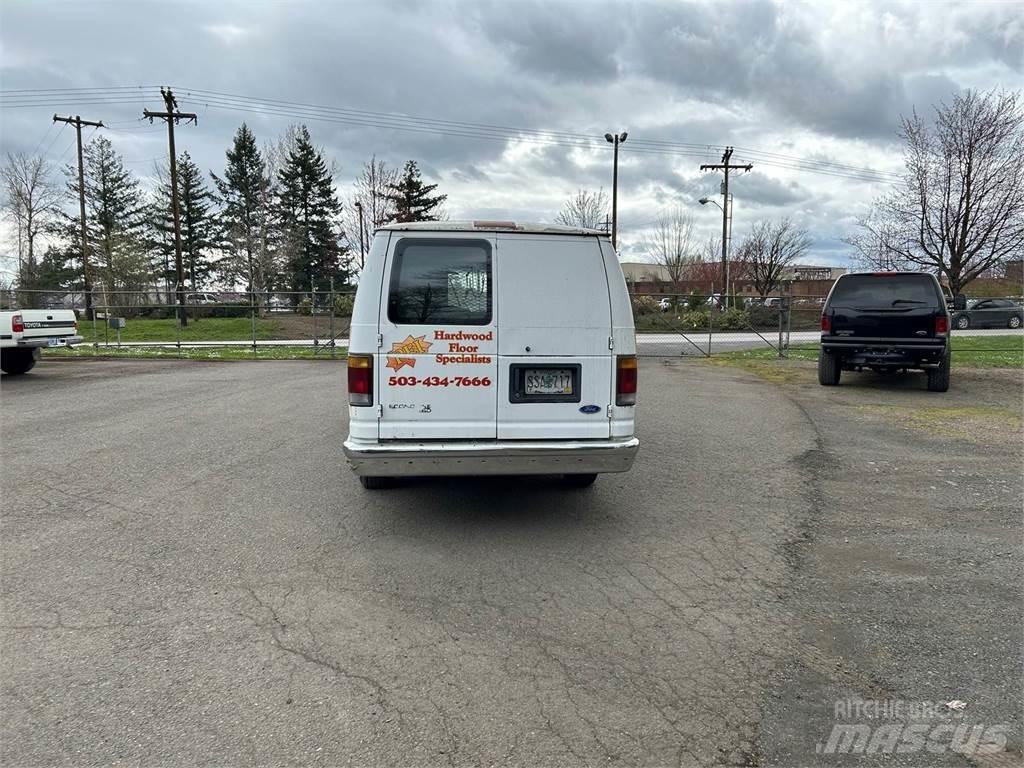 Ford E-250 Mini autobuses
