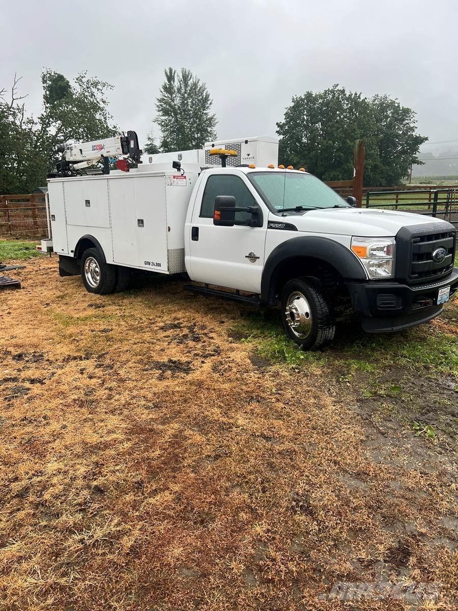 Ford F-550 Vehículos - Taller
