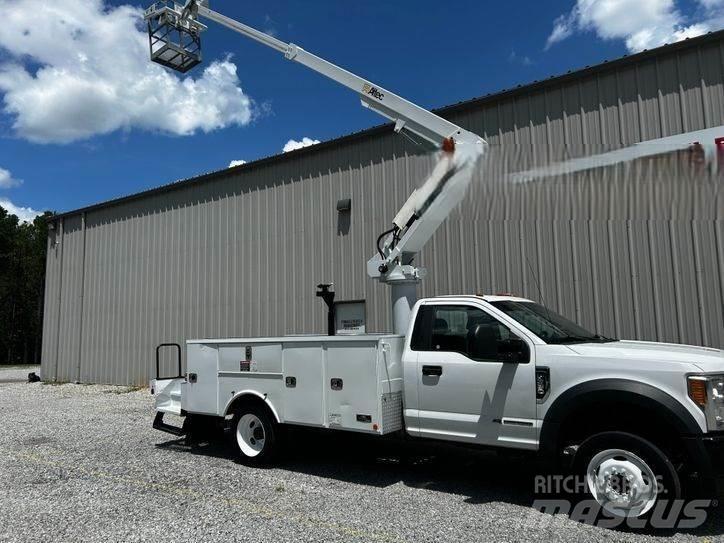 Ford F-550 Plataformas sobre camión