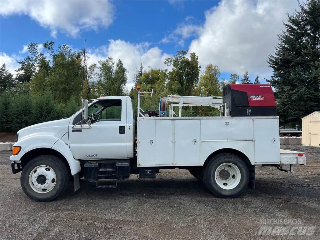 Ford F-650 Vehículos - Taller