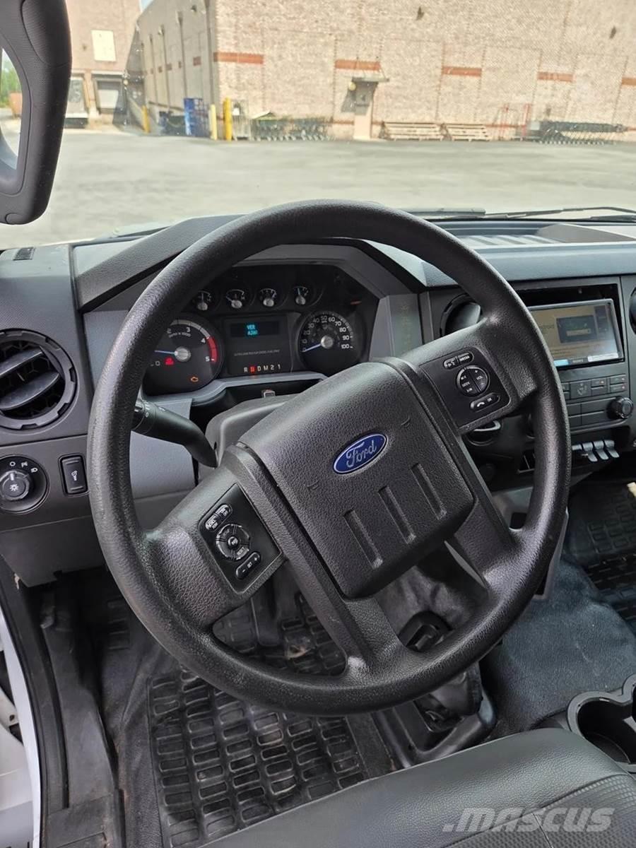 Ford F-650 Camiones caja cerrada
