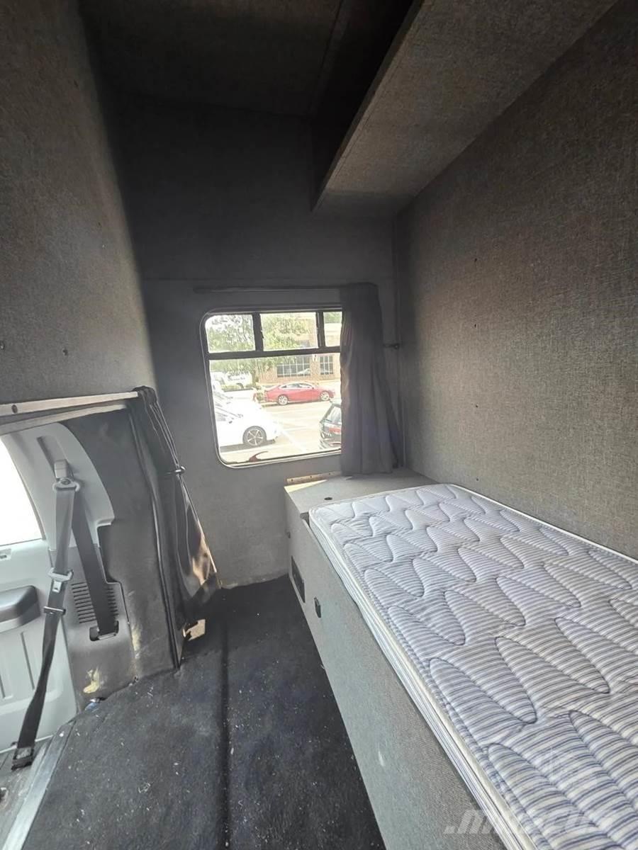 Ford F-650 Camiones caja cerrada