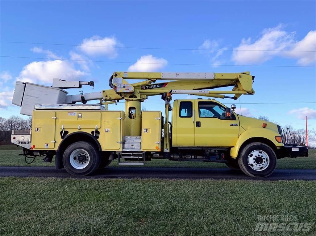 Ford F-750 Plataformas sobre camión
