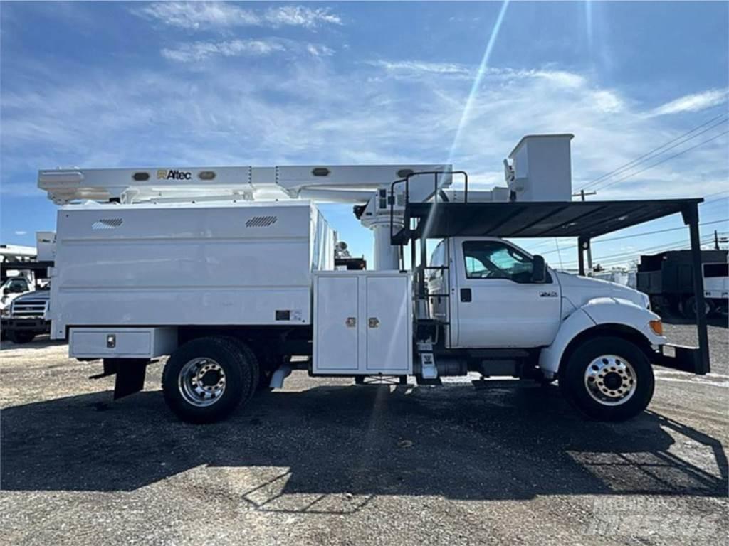 Ford F-750 Plataformas sobre camión