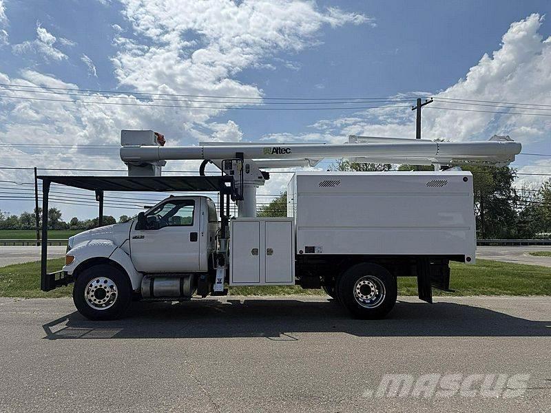 Ford F-750 Plataformas sobre camión