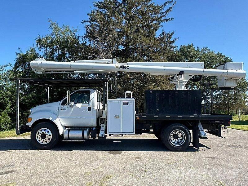 Ford F-750 Plataformas sobre camión