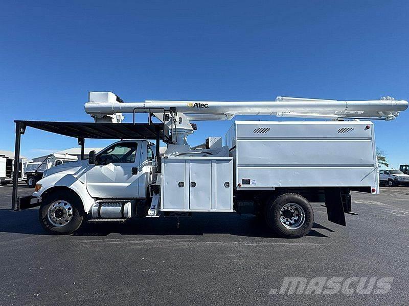 Ford F-750 Plataformas sobre camión