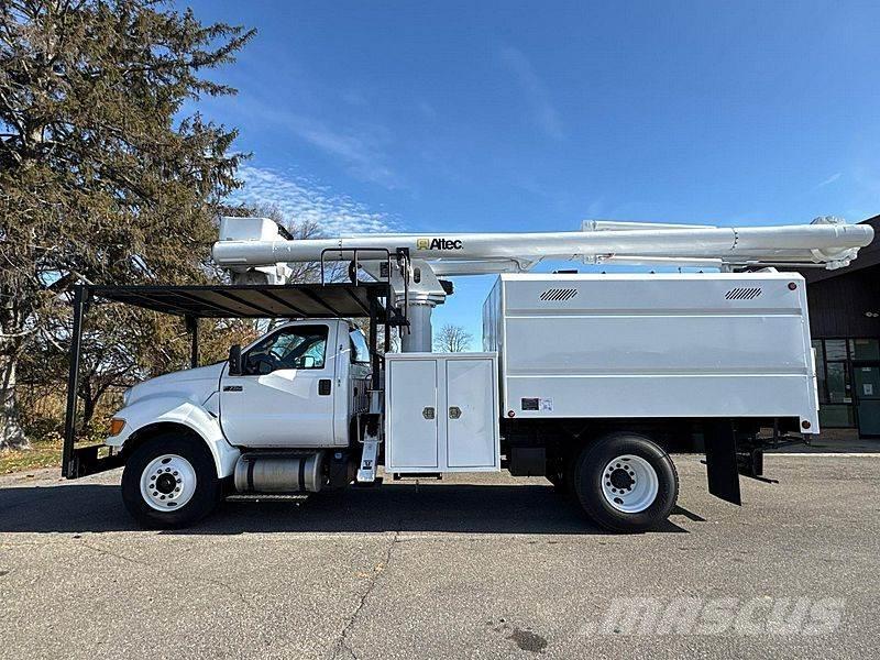 Ford F-750 Plataformas sobre camión