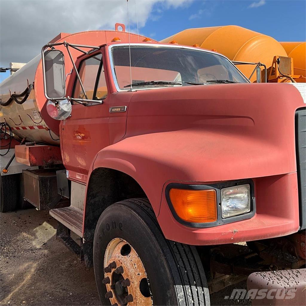 Ford F-800 Camiones cisterna
