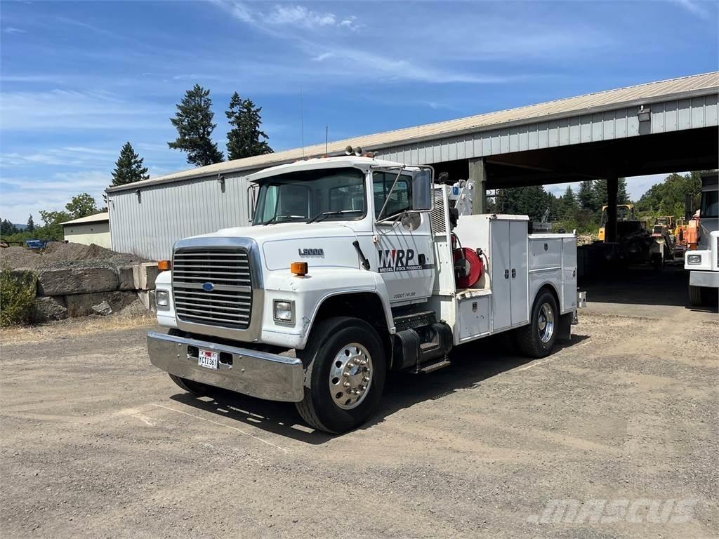 Ford L8000 Vehículos - Taller
