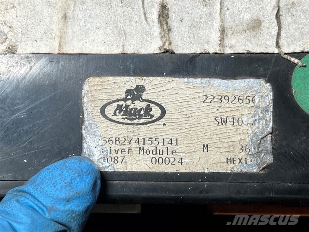 Mack  Electrónicos