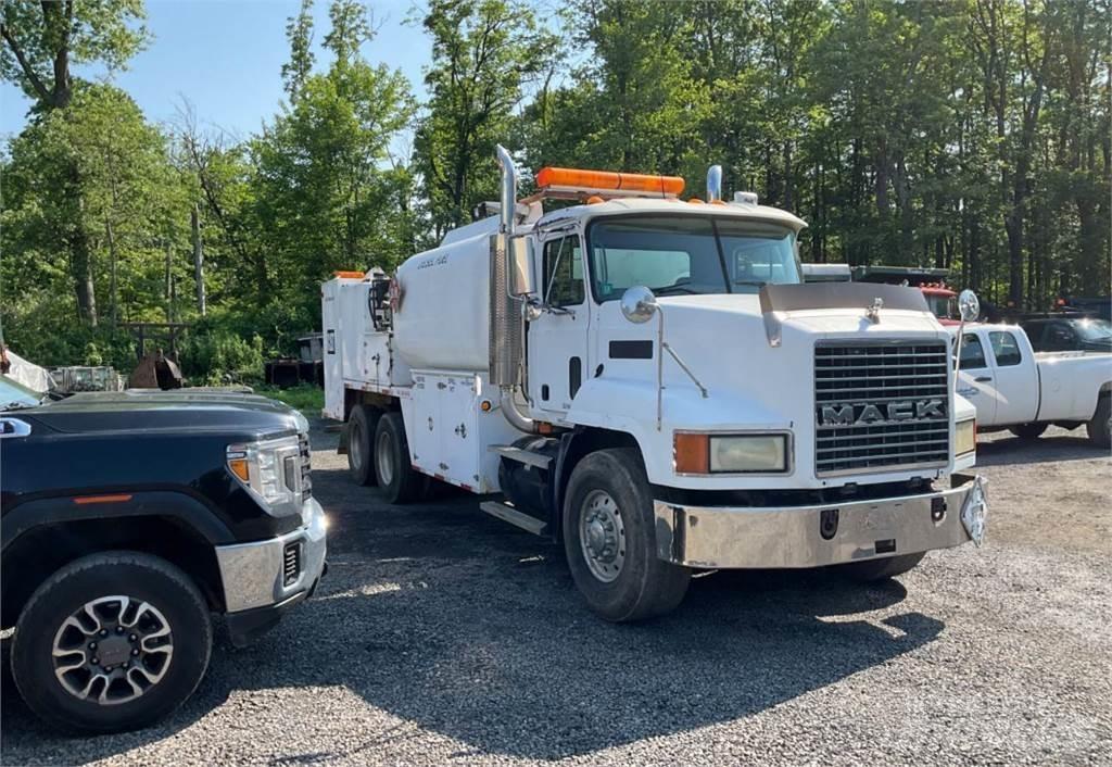 Mack CH613 Camiones cisterna